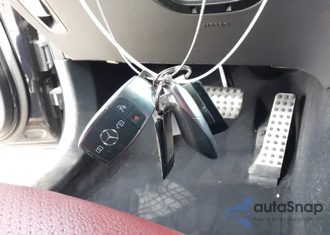 2022 Mercedes-Benz Glc 300 4Matic Suv z USA, uszkodzony, nr VIN W1N0G8EB3NG071270